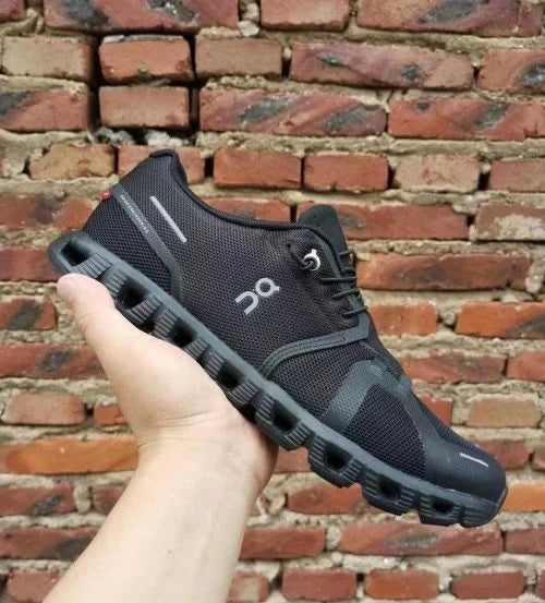 On Clo_ud 5 Waterproof running black