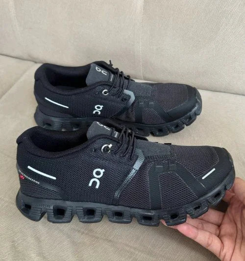 On Clo_ud 5 Waterproof running black