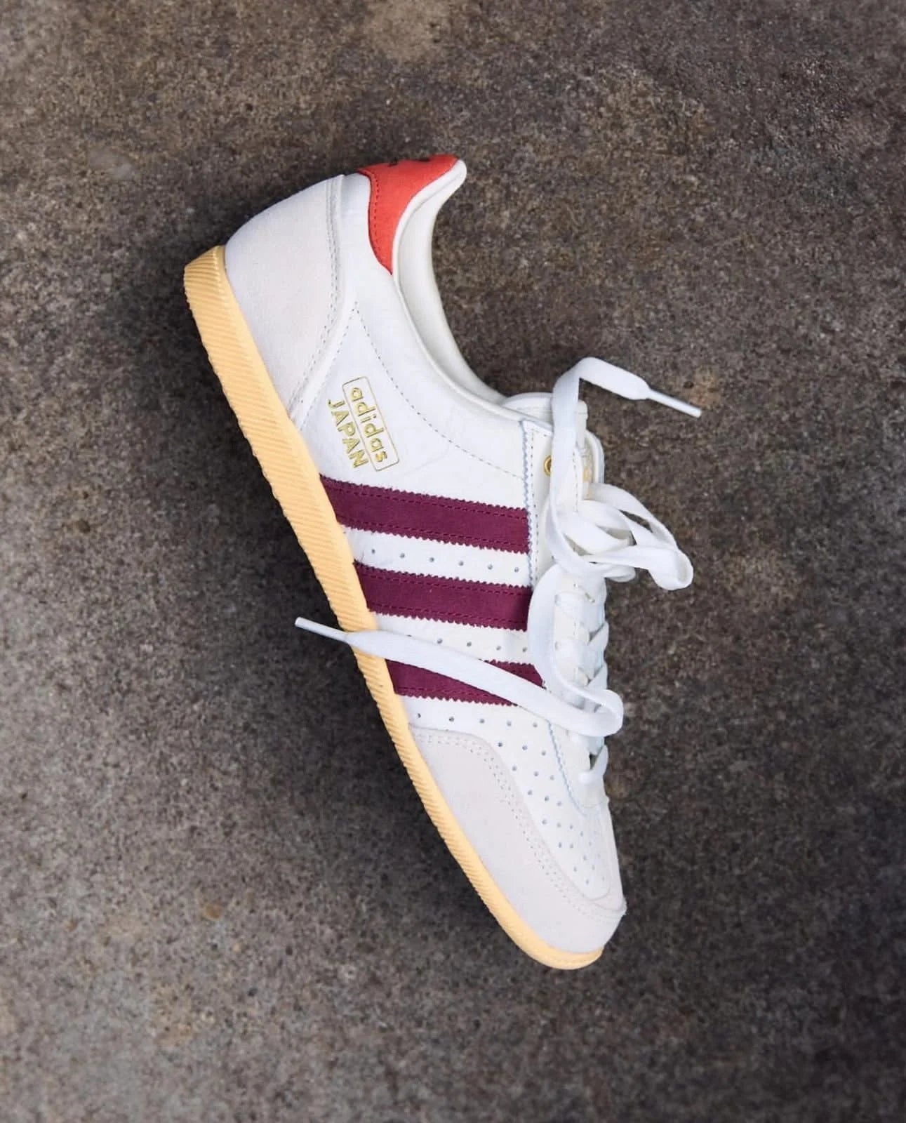 Add_idas Japan Og Off white shadow red