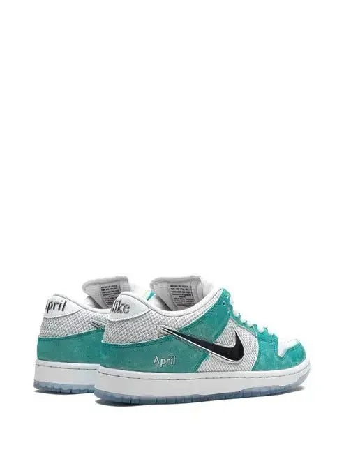 Ni_ke April Skateb_oards X Sb Dunk Low Turbo Green