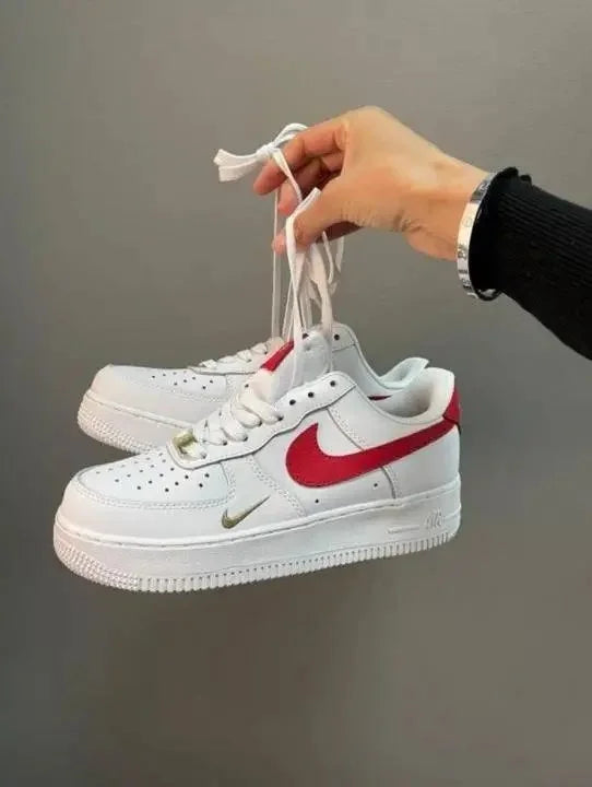 AI_RFOR_CE 1 LOW essential gym red mini swoosh