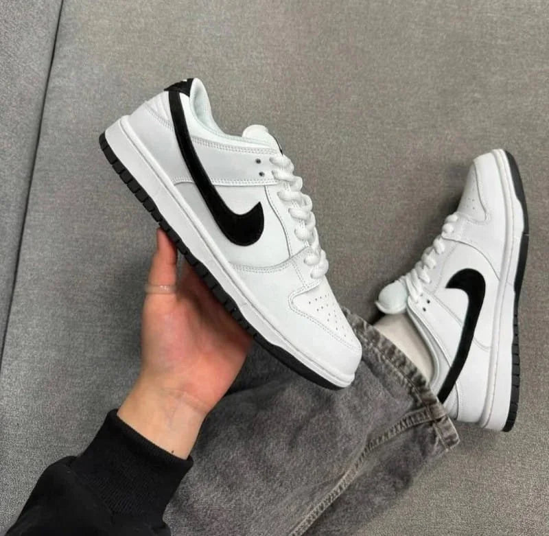 Nik_e Dunk Low White Black