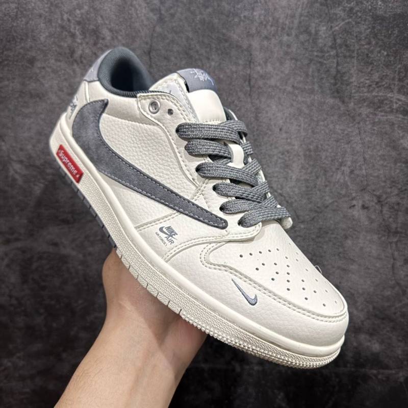 NIK__EE AIR JORDAN 1 X TRAVIS SCOTT X SUPREME