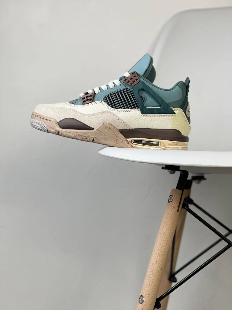 NIK__EE AIR JORDAN 4 SNORLAX SEMI UA
