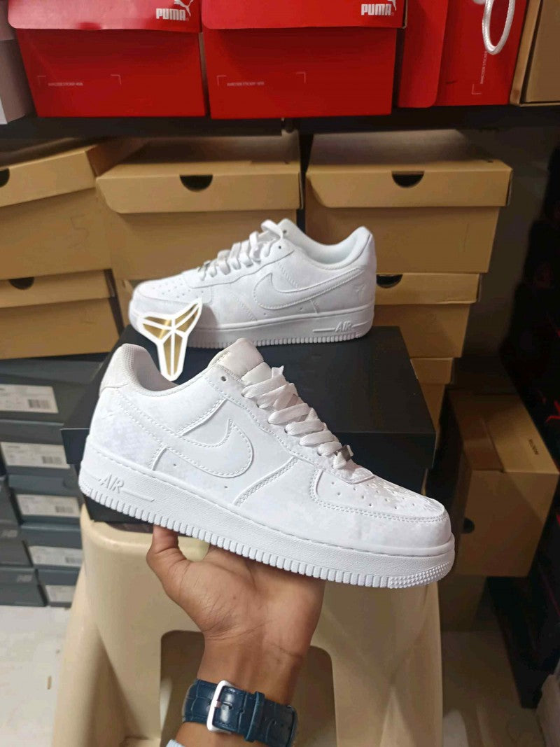 Nik___ee Airforce Kobe bryant 1 Low tripple white 590