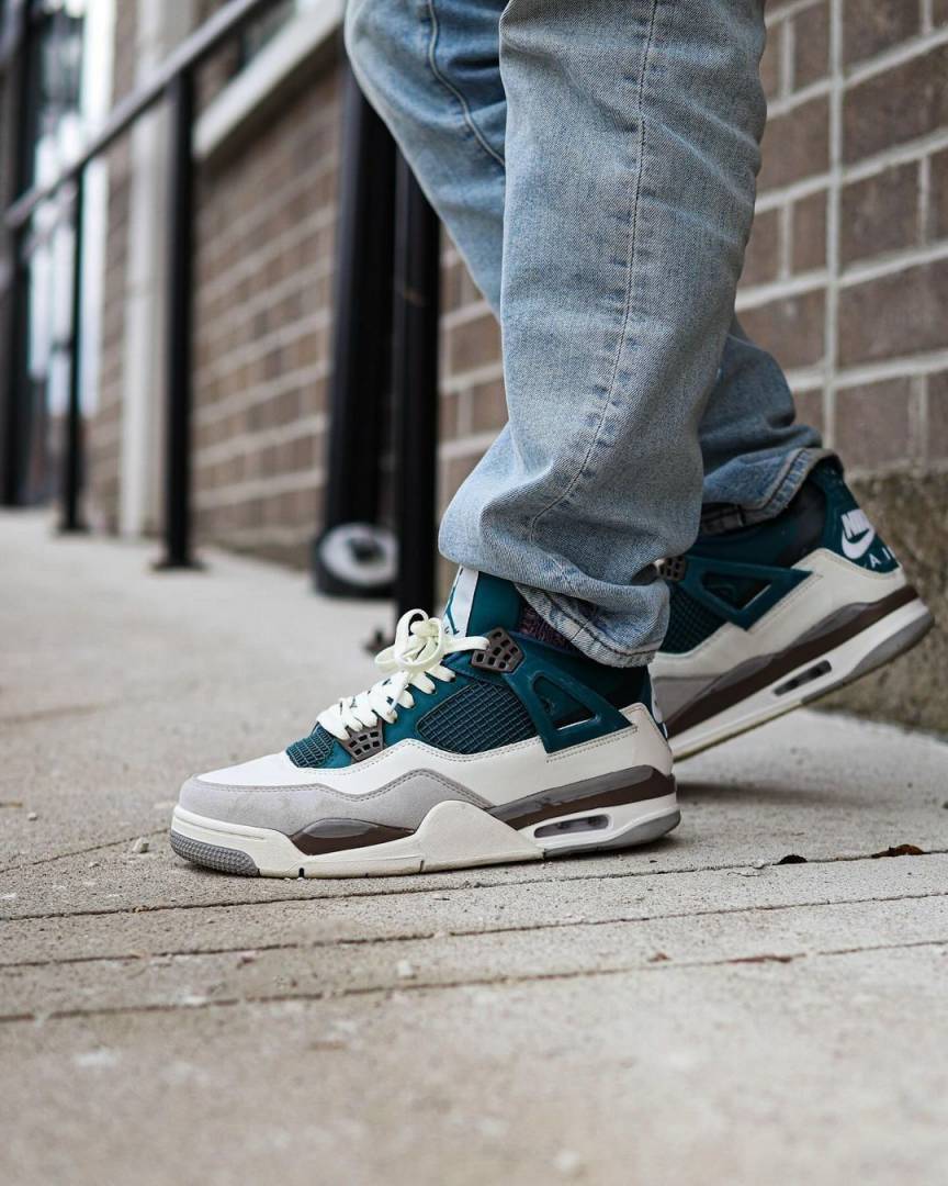 NIK__EE AIR JORDAN 4 SNORLAX SEMI UA