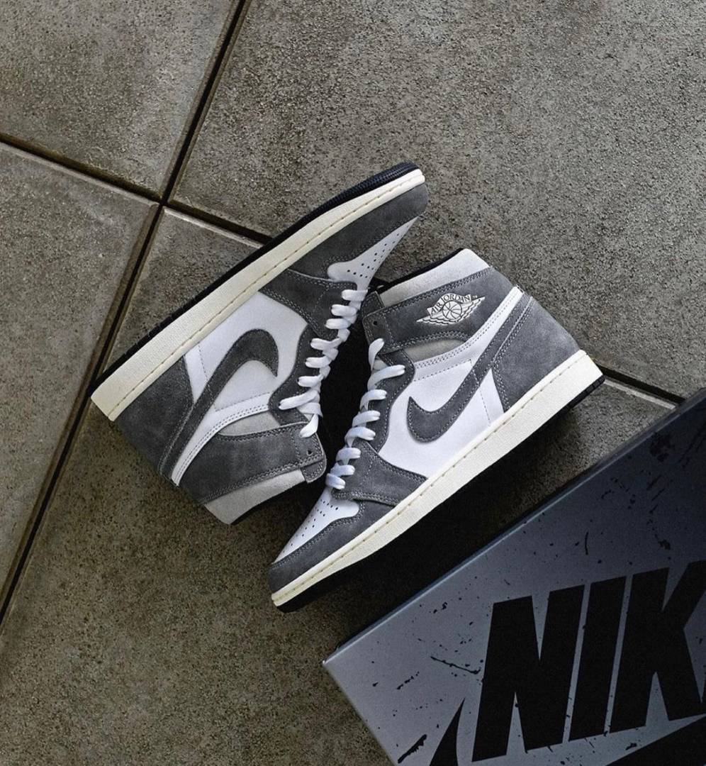 NIK__EE AIR JORDAN 1 HIGH WASHED BLACK SEMI UA