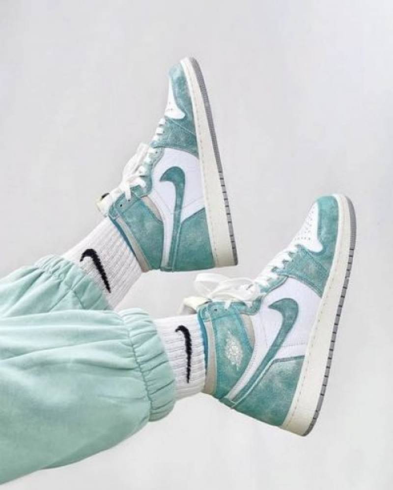 Nik__ee Air Jordan 1 High Turbo Green Suede Quality 627